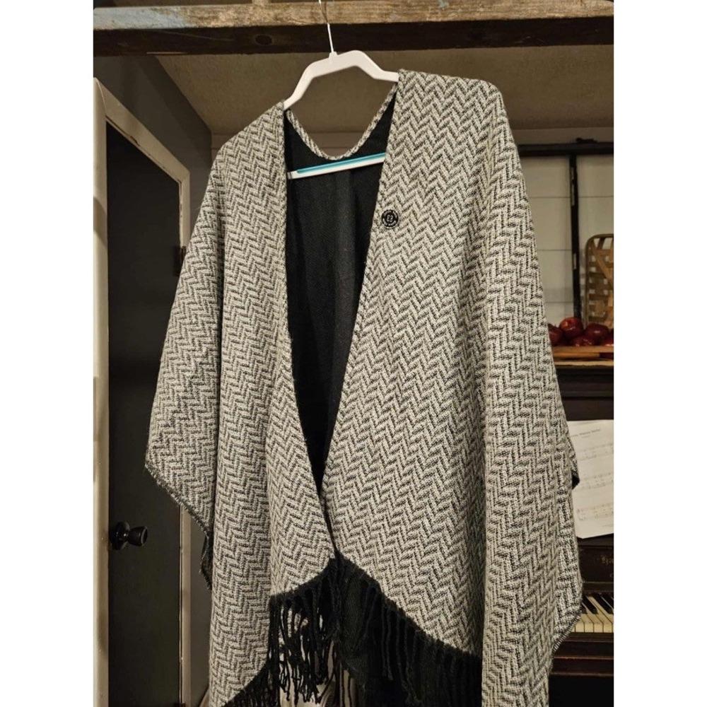 Calvin Klein Herringbone Shawl Wrap One Size Sweater Poncho Reversible Soft Warm
